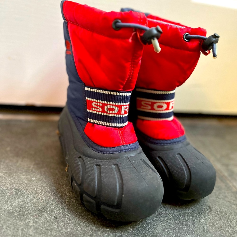 Sorel Kids' Snow Boots, 12 - like new!!